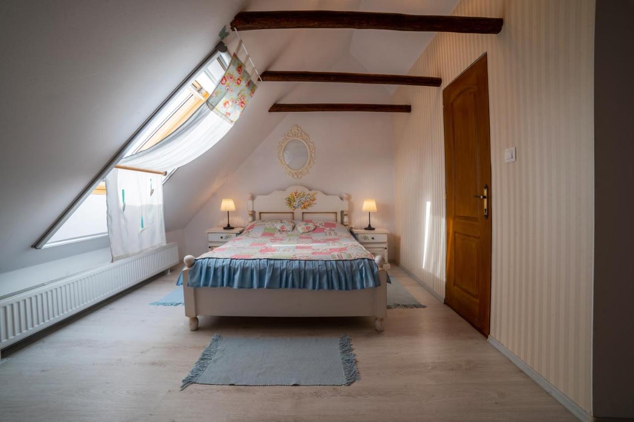 Отель Casa Cu Suflet Сигишоара Экстерьер фото